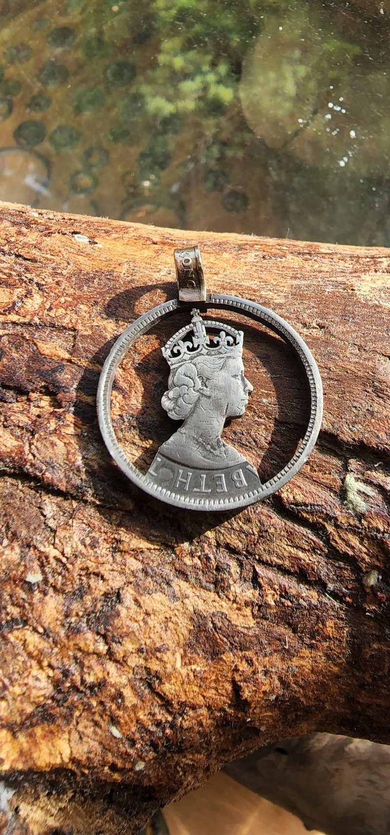 Coin Transformation Pendant (Real Big Crown) - พวงกุญแจ - โลหะ สีเงิน