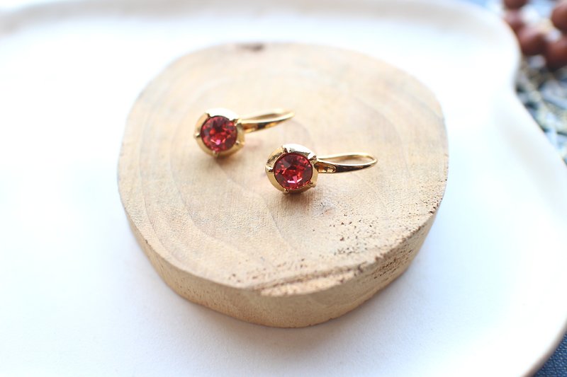 霏霏紅-施華洛水鑽 黃銅耳環-針式 夾式 - 耳環/耳夾 - 其他金屬 紅色