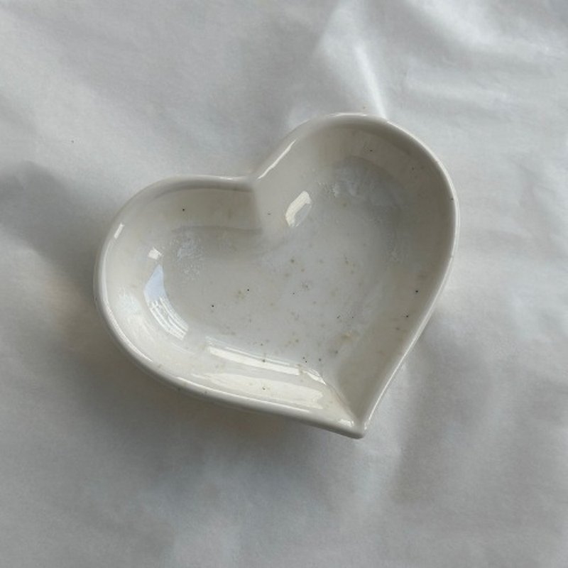 HEART TRAY - 皿・プレート - 陶器 ホワイト
