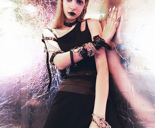 サイバーパンクキャット オフショルダーキャミソール - ショップ