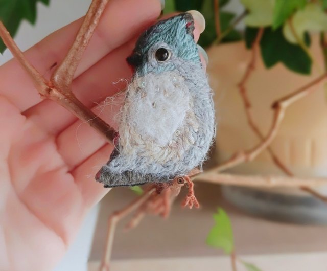 アート　ブローチ　鳥　時計　布　ビーズ　刺繍　芸術 青い鳥* ビーズ刺繍ブローチ ブローチ 月とザリガニ 通販
