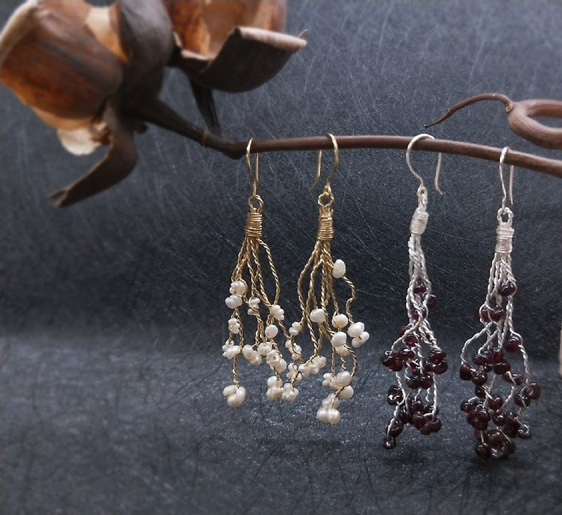 earring. Flower wedding series. Pearl red garnet bouquet ear clip ear clip - Earrings & Clip-ons - Resin Multicolor