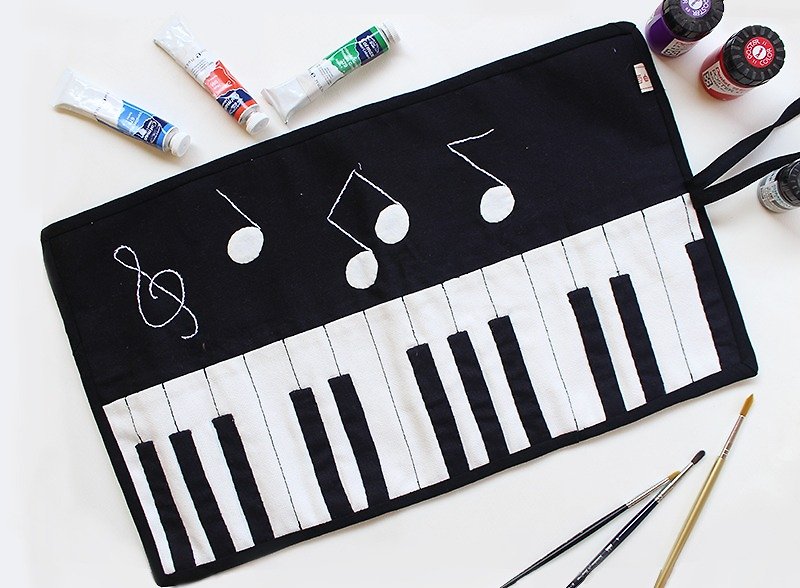 Videos black and white keys with the notes embroidery bag / pouch Pencil tool was piping Volume Chemicals ー su Drawing tool ERI - กล่องดินสอ/ถุงดินสอ - ผ้าฝ้าย/ผ้าลินิน 