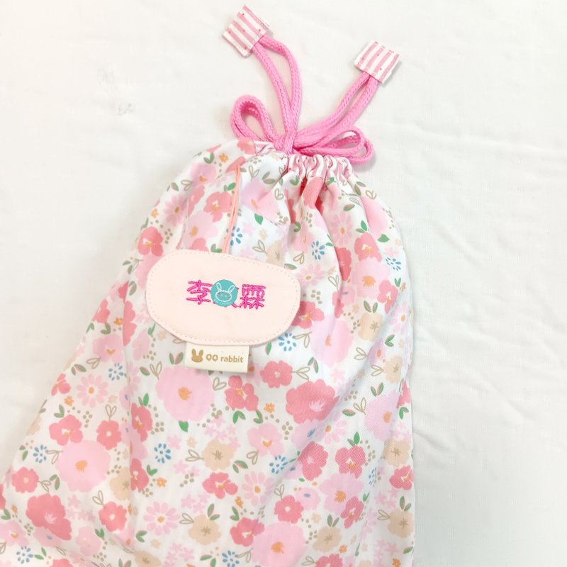 Free name embroidery. Pastel hibiscus flowers. drawstring pocket diaper bag garment bag - กระเป๋าคุณแม่ - ผ้าฝ้าย/ผ้าลินิน สึชมพู