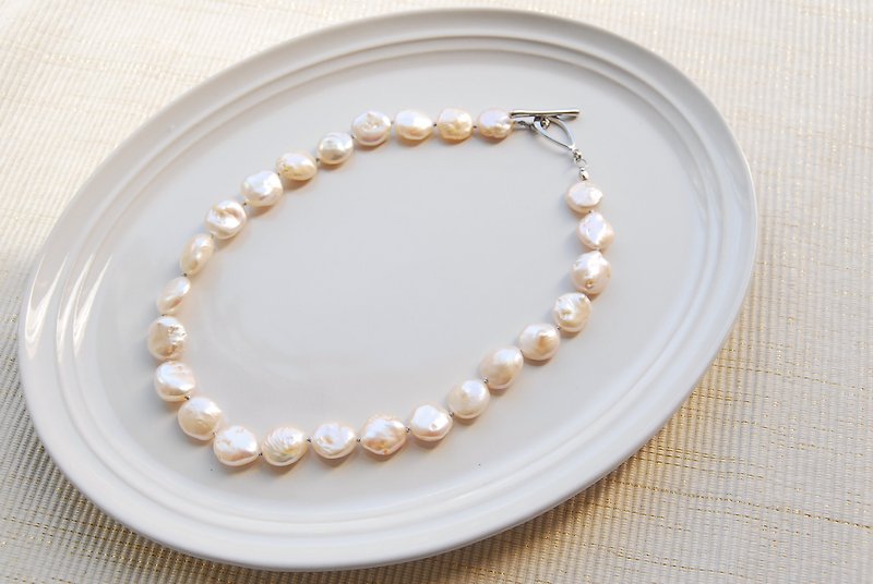 light orange pink coin pearl necklace - สร้อยคอ - ไข่มุก สีส้ม