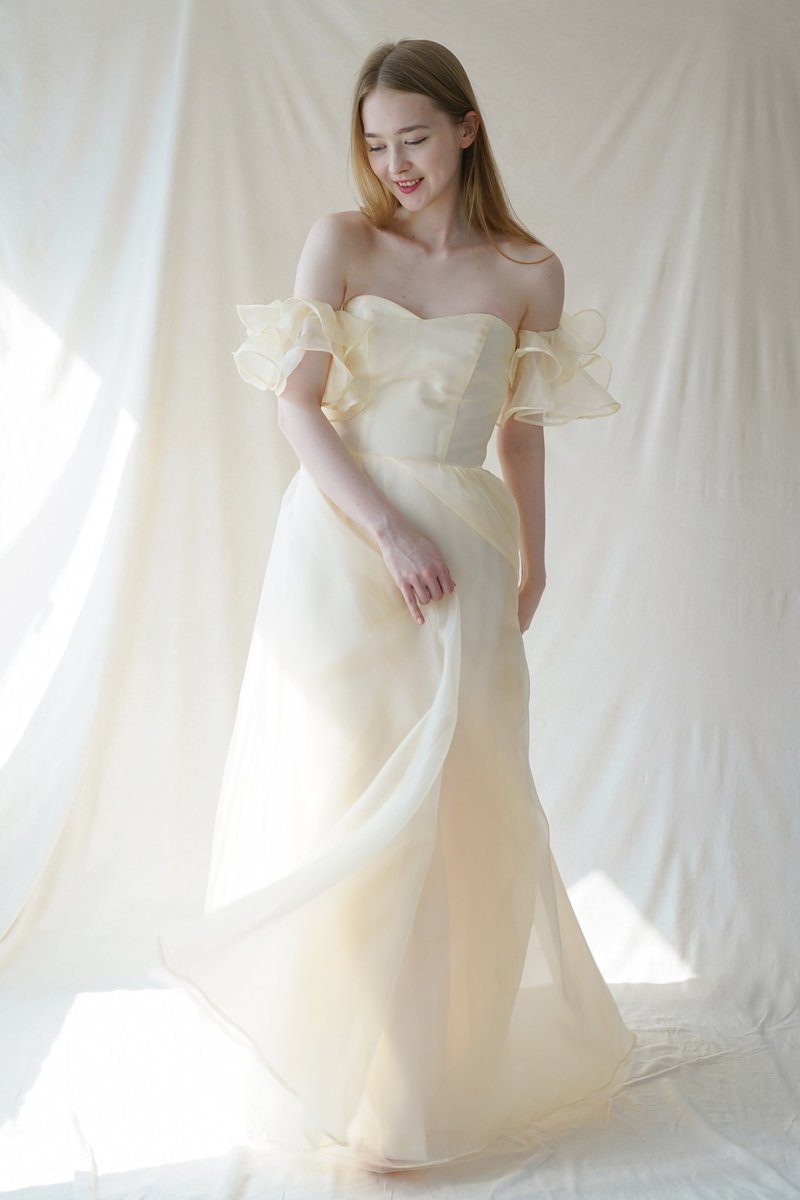 Lemon-cream Organza Dress - ชุดราตรี - วัสดุอื่นๆ ขาว