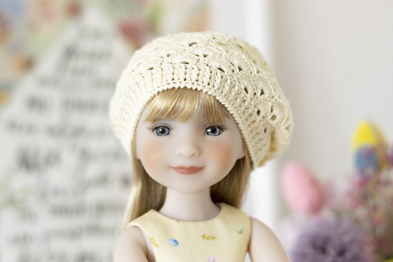 Crocheted beret for doll Ruby Red Fashion Friends (37 cm/14.5 inches), doll hat - 公仔/玩偶 - 棉．麻 白色