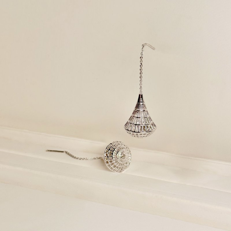 銀色925純銀垂墜耳環/925銀 輕珠寶 垂墜耳環 白K金色 純銀耳環 - 耳環/耳夾/耳骨夾 - 純銀 銀色