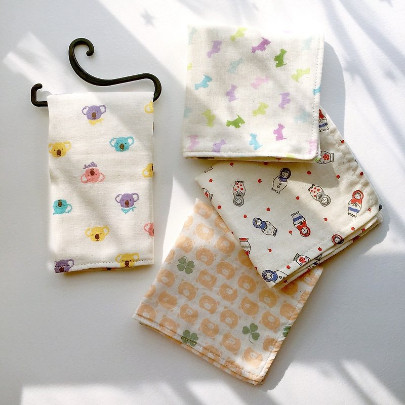 Russian doll Japanese double yarn small square towel saliva towel - Handkerchiefs & Pocket Squares - Cotton & Hemp 