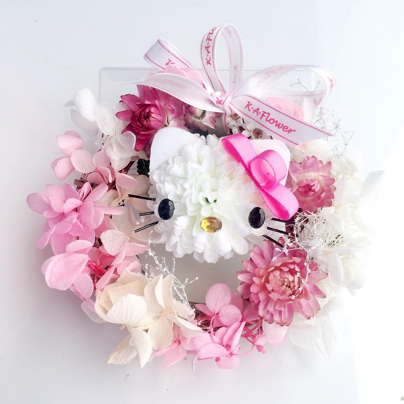 Hello Kitty Everlasting Wreath - Items for Display - Plants & Flowers Pink