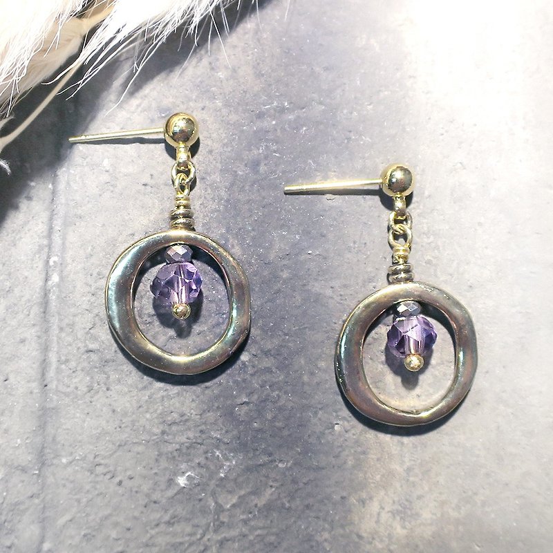 VIIART. Big circle - purple. Vintage gold amethyst earrings - can be clipped - ต่างหู - โลหะ สีม่วง