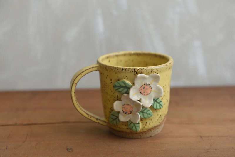 Hand drawn flower pottery cup - Cups - Pottery 