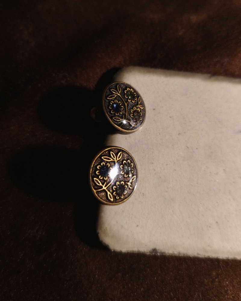 クラシックイヤリング / 3色ジルコニアの銅花 - Vintage - ピアス・イヤリング - レジン 多色