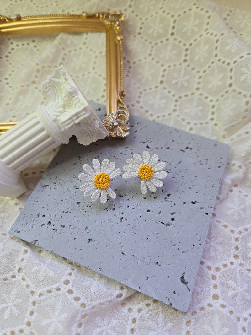 (Customized) Crochet | Daisy Earrings - Earrings & Clip-ons - Thread White