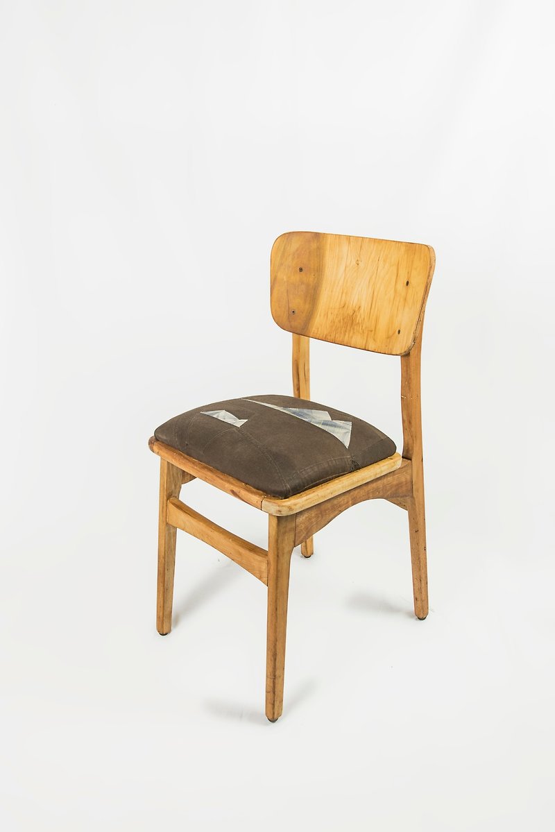二手衣改造弧背實木餐椅 新舊椅計劃 唐青古物商X小樹林林總總限量聯名合作 - 其他家具 - 木頭 卡其色