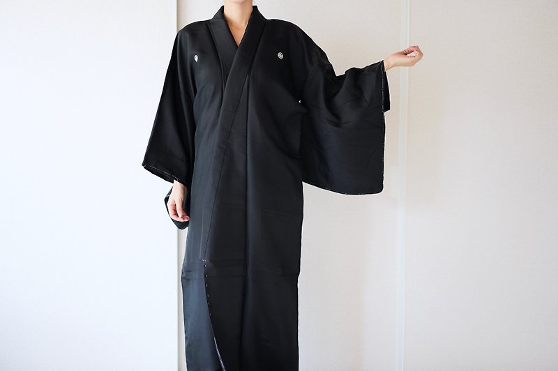 EXCELLENT condition/ Black long kimono, Silk kimono, Vintage kimono /4740 - ชุดราตรี - ผ้าไหม สีดำ