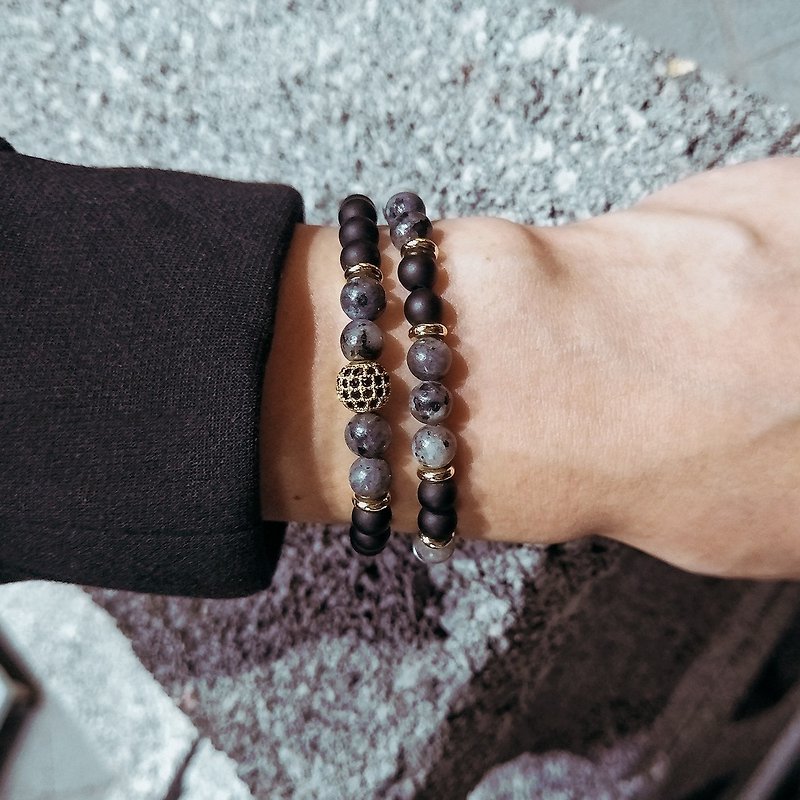 Elastic beaded bracelet with multi-stone and a CZ sphere charm - สร้อยข้อมือ - คริสตัล สีดำ