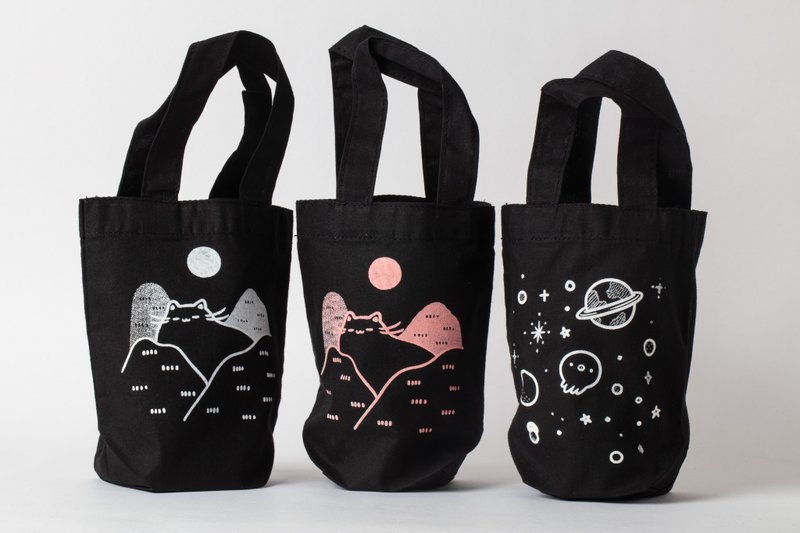 Handmade Screen-Printed Cat and Octopus Mini Tote Bag | Cute Everyday Shopping Bag, Eco-Friendly Bag, Drink Carrier - กระเป๋าถือ - ผ้าฝ้าย/ผ้าลินิน 