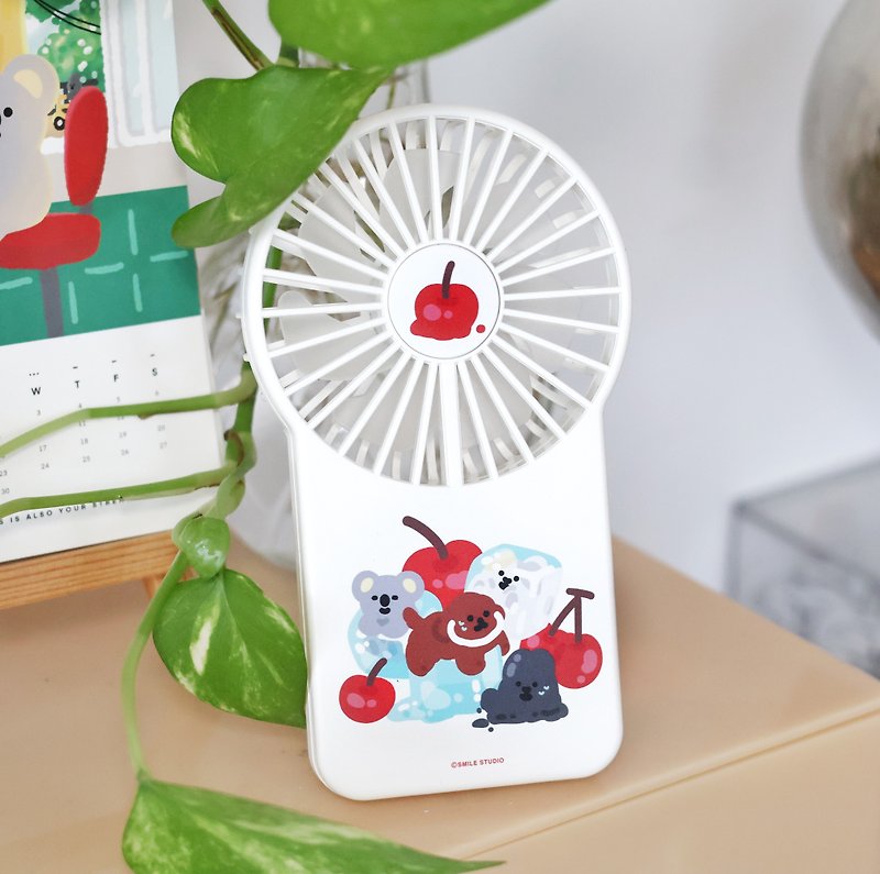 Smile Studio X Vinnic Portable Mini Fan with stand - Cherry - พัดลม - พลาสติก สีน้ำเงิน