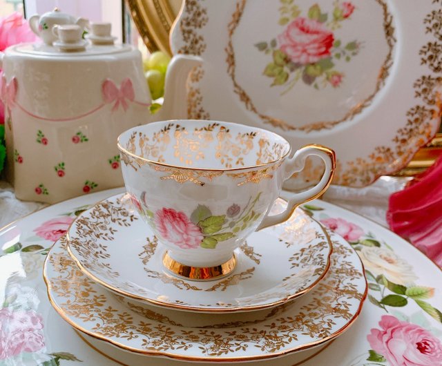 British Royal Albert Royal Albert flower tea cup set of two stock complete  - Shop Annie's antiques Teapots & Teacups - Pinkoi