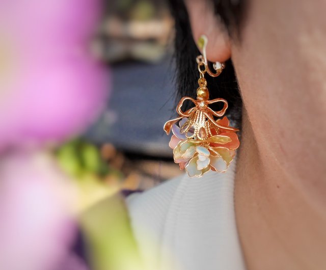 クリスタルの花束ピアス クリスタルの花束ピアス