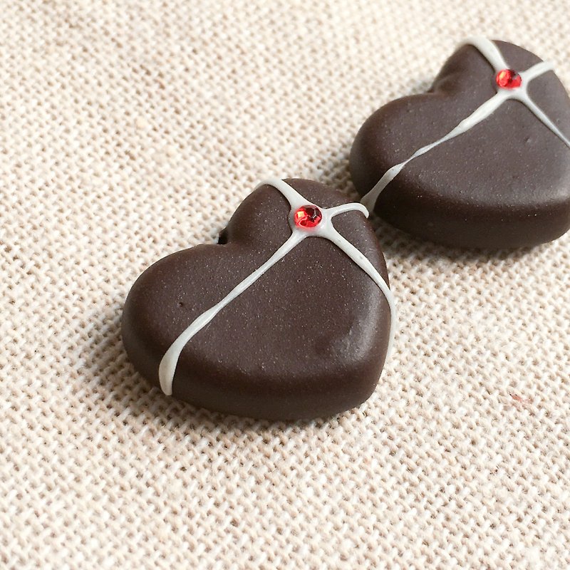 鑲紅色水鑽 禮物巧克力  一對 耳環 耳夾耳勾 仿真甜點 巧克力 - 耳環/耳夾 - 黏土 咖啡色