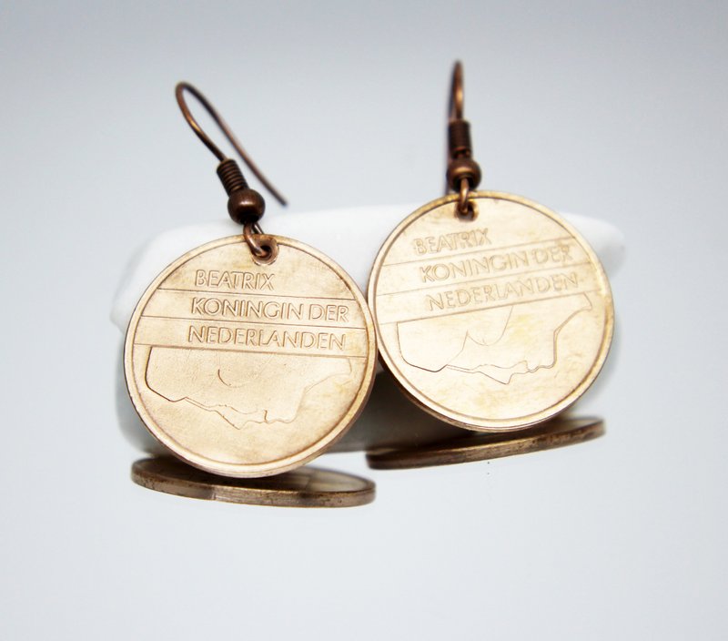 Mini Coin Earrings Tiny Coin Earrings Coin Hoop Earrings Coin Drop Earrings - 耳環/耳夾/耳骨夾 - 其他金屬 