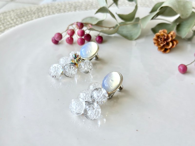 [Clear bubbles earrings] Japanese handmade Japanese clip on earrings Made in Japan Suzumaru - ต่างหู - วัสดุอื่นๆ สีใส