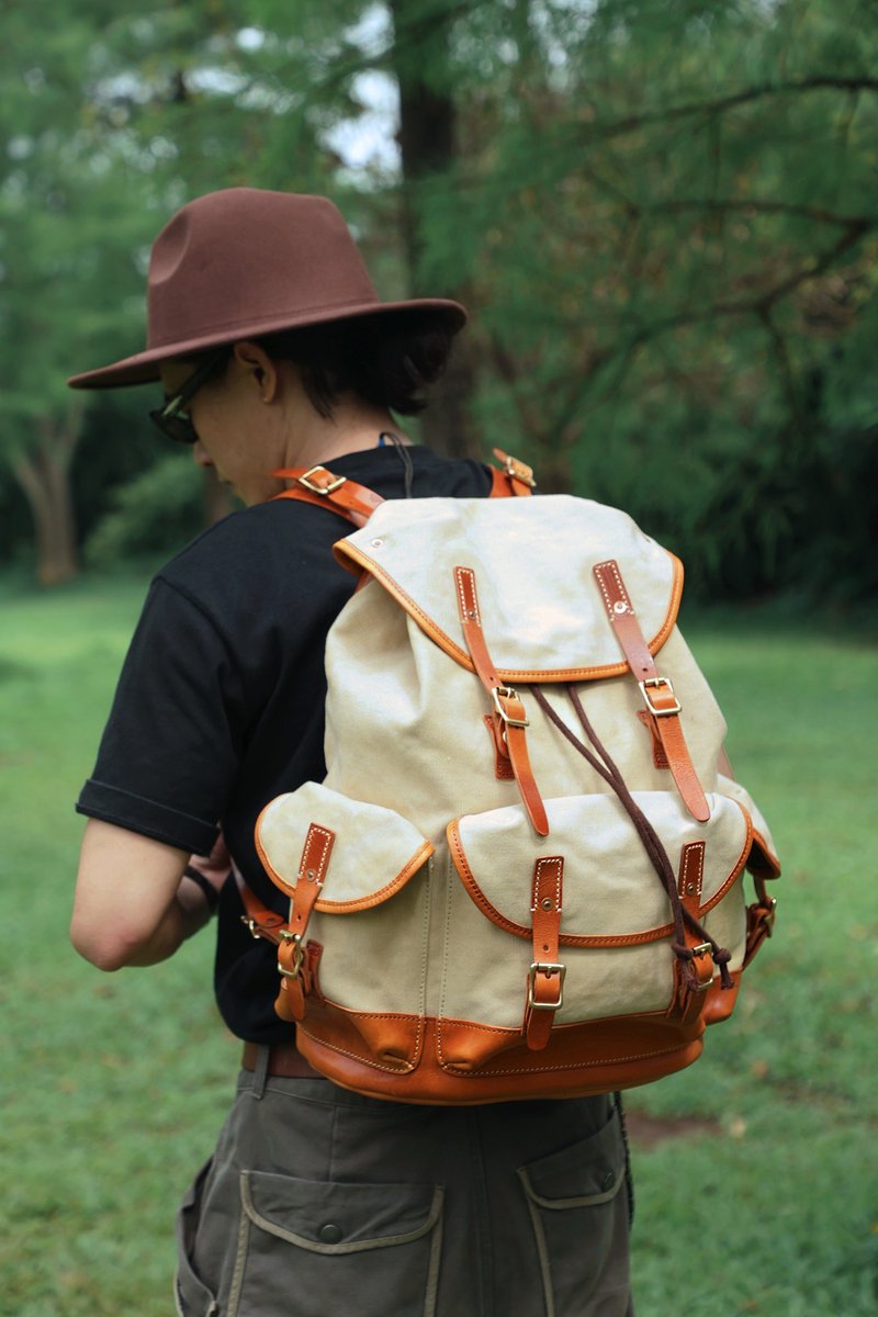 American Vintage WWII Paratrooper Motorcycle Backpack - กระเป๋าเป้สะพายหลัง - หนังแท้ หลากหลายสี