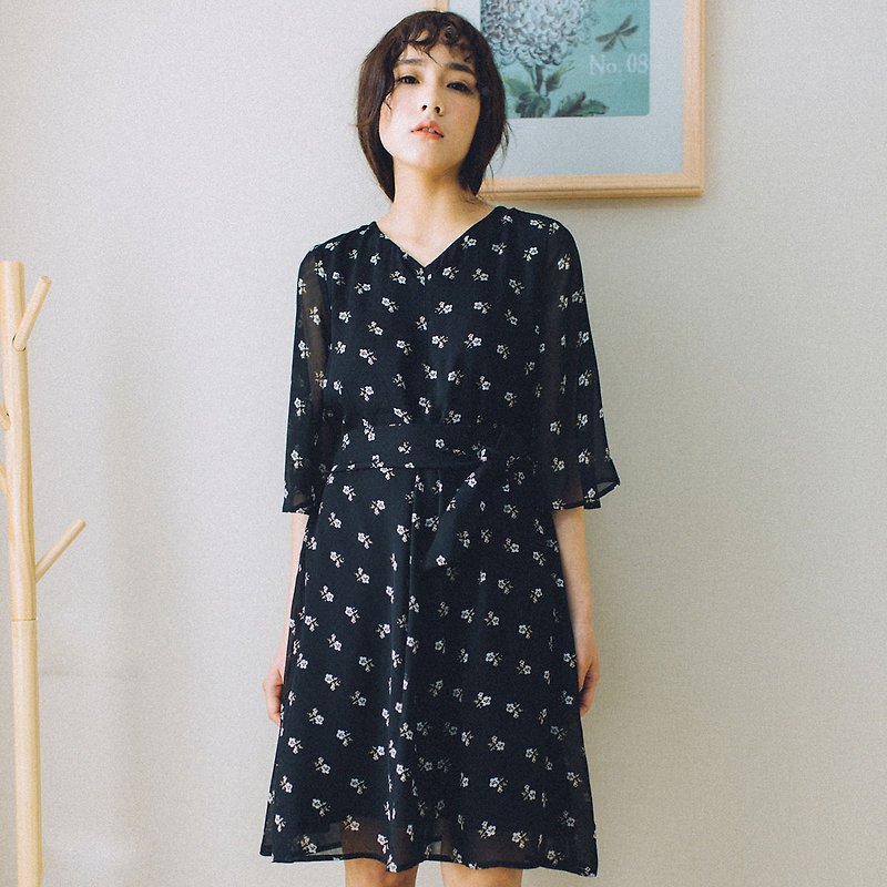 陳庭妮2017夏の新しい女性のドレスのプリントシフォンドレス - ワンピース - コットン・麻 ブラック