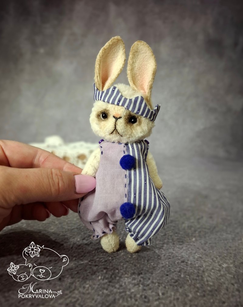 Miniature bunny. Artist bunny teddy. Cute bunny. Handmade bunny toy. - ตุ๊กตา - วัสดุอื่นๆ ขาว