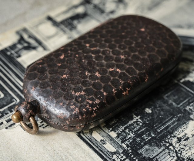 フランスの珍しい古い金属ハンマー カード プレス ボタン コイン