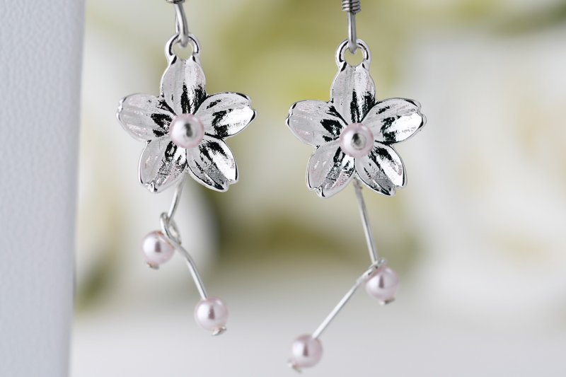 多款 一生幸福 不對稱櫻花造型 勾式耳環 - 耳環/耳夾/耳骨夾 - 銀 銀色