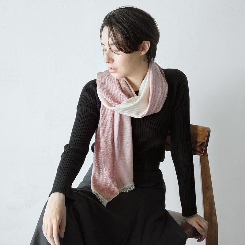 Gradient dyed silk scarf - pink x white (limited quantity while stocks last) - ผ้าพันคอ - ผ้าไหม สึชมพู