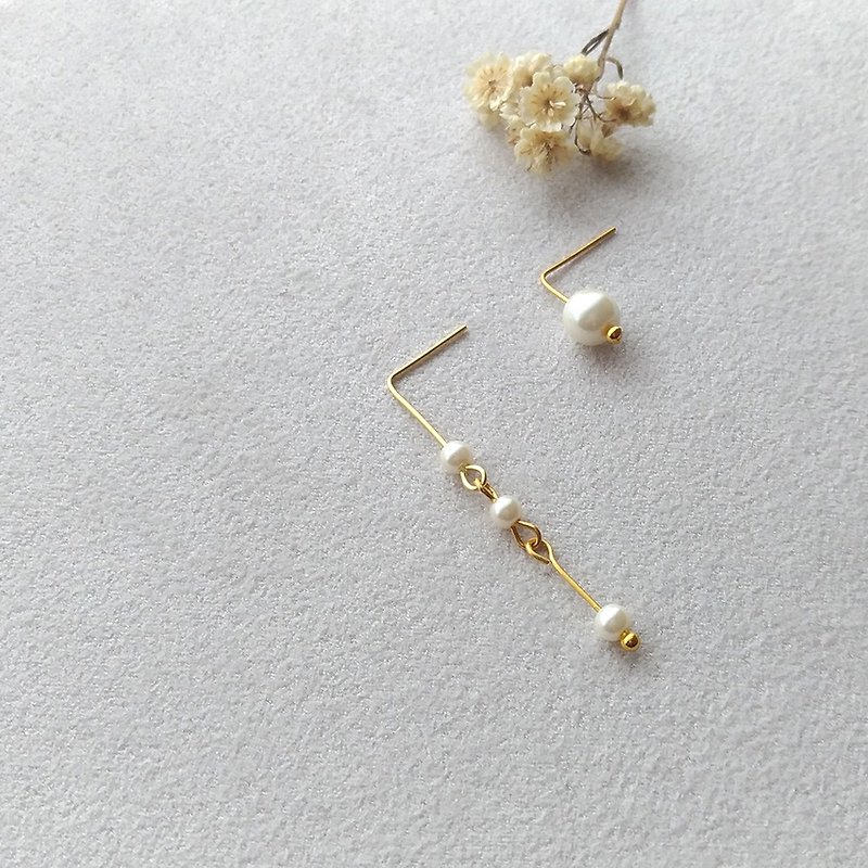 e061呢喃-黃銅珍珠 針式夾式 耳環 - 耳環/耳夾 - 其他金屬 白色