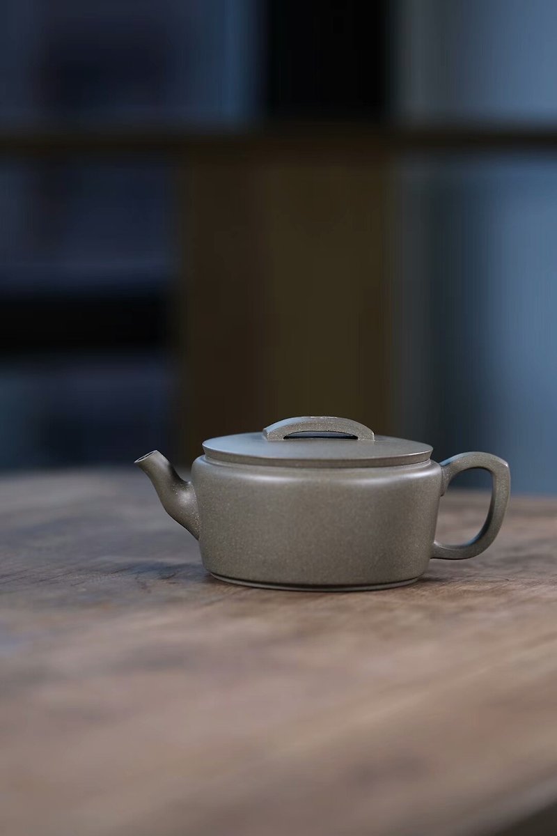 Yixing recommended han tile manual book in 200 cc9 hole teapot tea set - Teapots & Teacups - Pottery Brown
