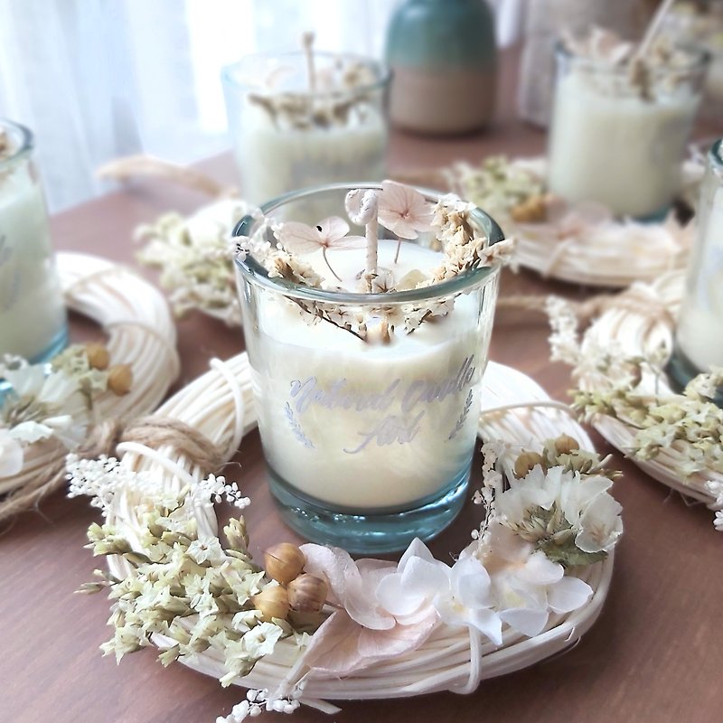 Wreath & Dried flower candles in glass | Natural Soywax Candle | birthday gift - เทียน/เชิงเทียน - พืช/ดอกไม้ สีกากี