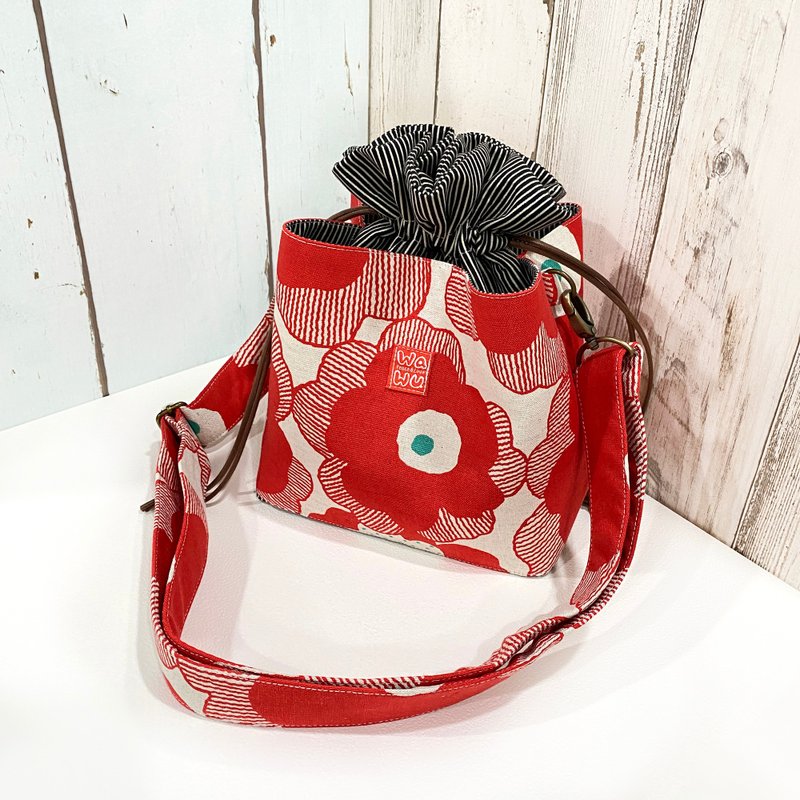 Three-layered bucket bag (Nordic red flower) produced to order* - Messenger Bags & Sling Bags - Cotton & Hemp Red