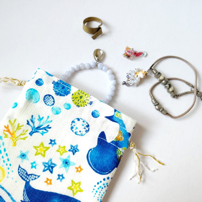 Handmade Travel Jewelry Organizer Drawstring Pouch - กระเป๋าเครื่องสำอาง - ผ้าฝ้าย/ผ้าลินิน 