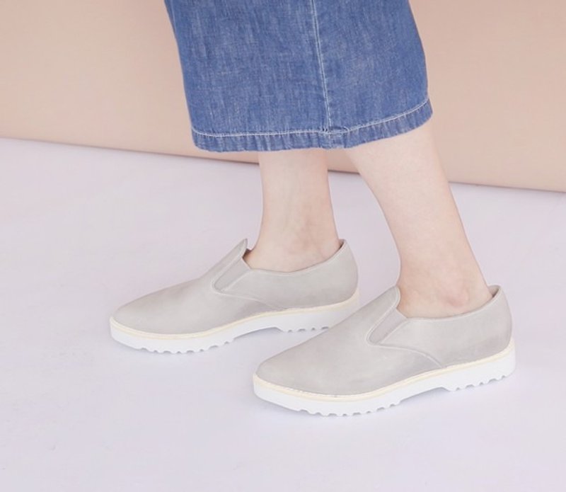 Three-dimensional piping pointed thick-soled leather casual shoes - รองเท้าลำลองผู้หญิง - หนังแท้ สีเทา