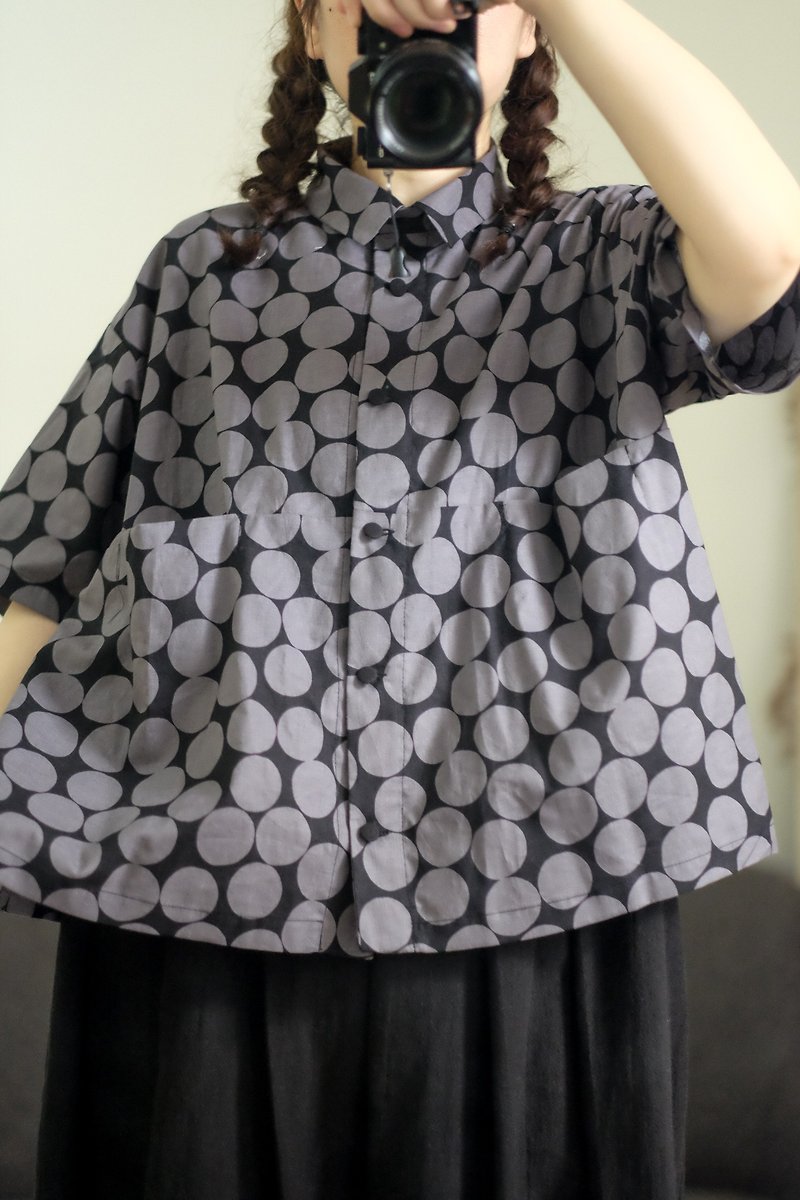 Full polka dot wide version shirt - เสื้อเชิ้ตผู้หญิง - ผ้าฝ้าย/ผ้าลินิน สีดำ