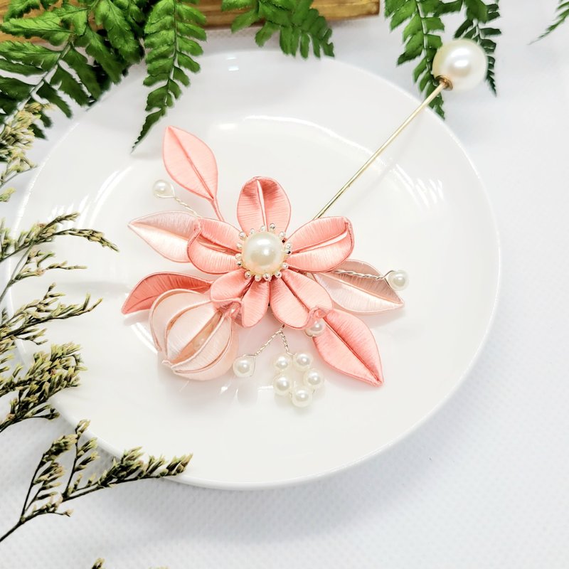 Tangled Lily Flower Pin Spring Flower - เข็มกลัด - งานปัก 