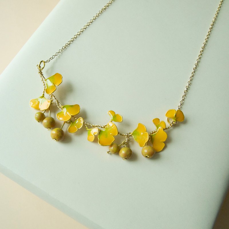 Aramore Ginkgo Necklace - Chokers - Other Materials Yellow