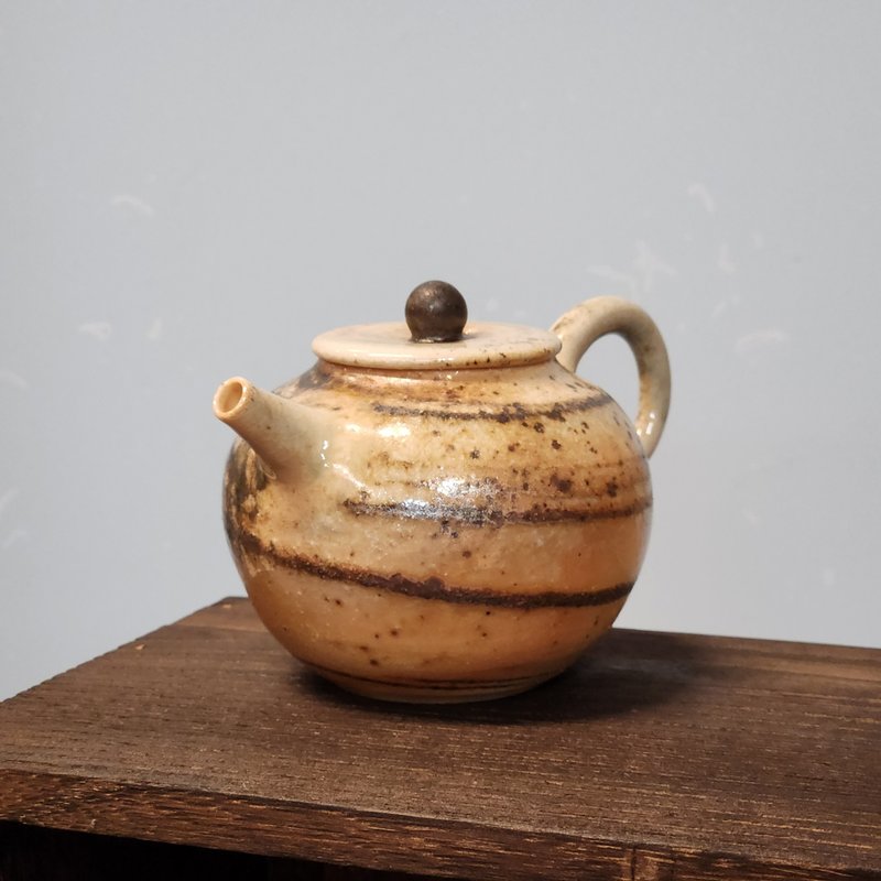 Wood-fired porcelain clay/twisted clay teapot - Teapots & Teacups - Pottery Black