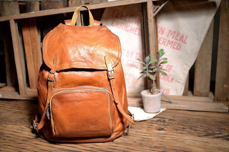 "Vintage Backpack" post-leather backpack VBA 10 - กระเป๋าเป้สะพายหลัง - หนังแท้ สีส้ม