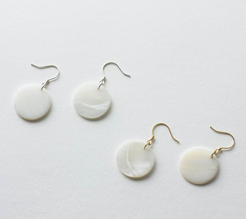 Handmade Natural Mother of Pearl Round 925 Sterling Silver Stud Earrings Gold Plated 18k - ต่างหู - เงินแท้ ขาว