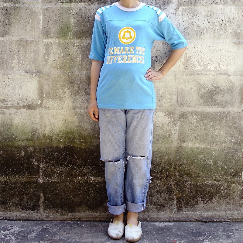 BajuTua/古著/ 70's 美國製 水藍色足球風五分袖上衣 - 女 T 恤 - 棉．麻 藍色