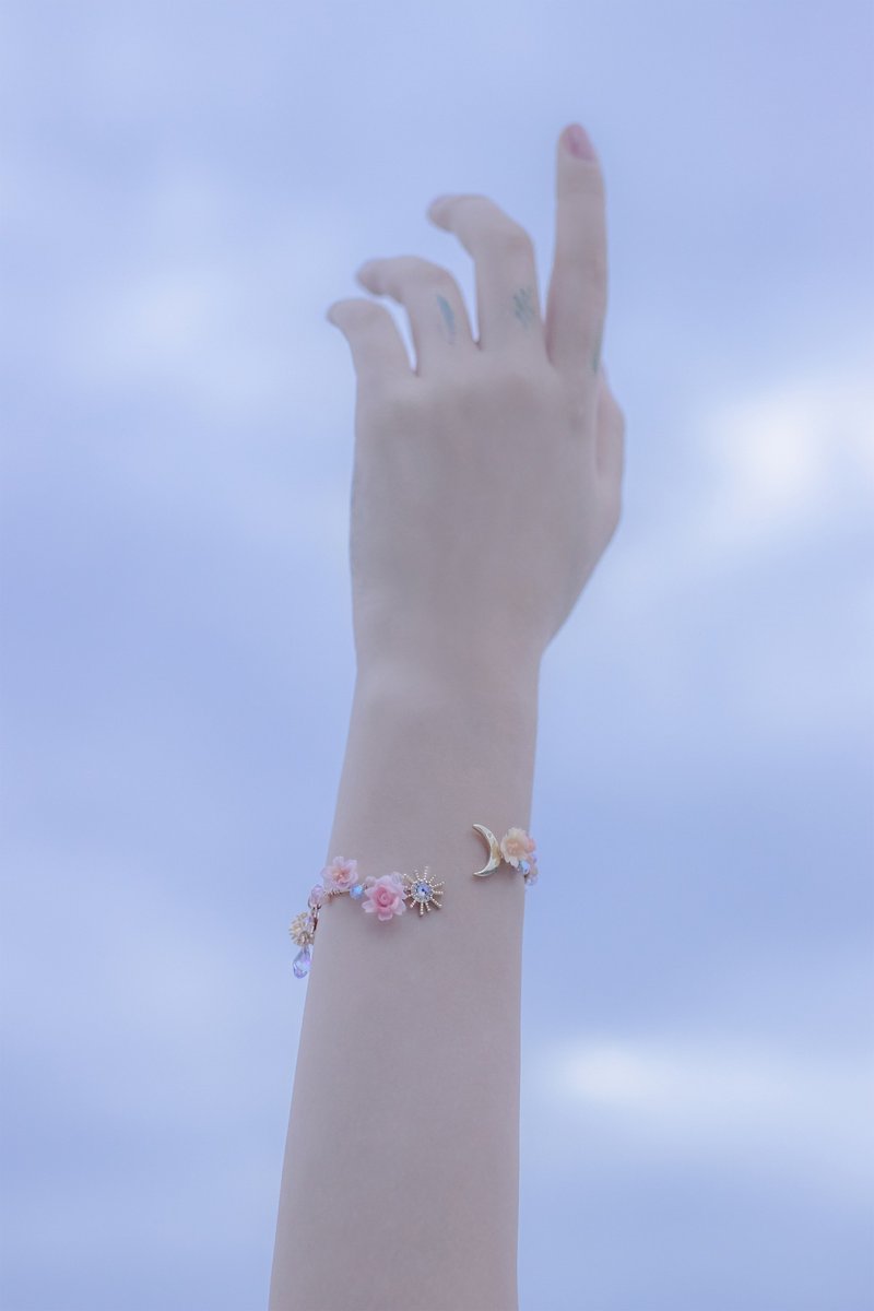 Camellia Tsubaki Dream：Mengzu Platycodon Coral Bracelet with 14K ゴールド Plated ブロンズ - ブレスレット - 粘土 ピンク
