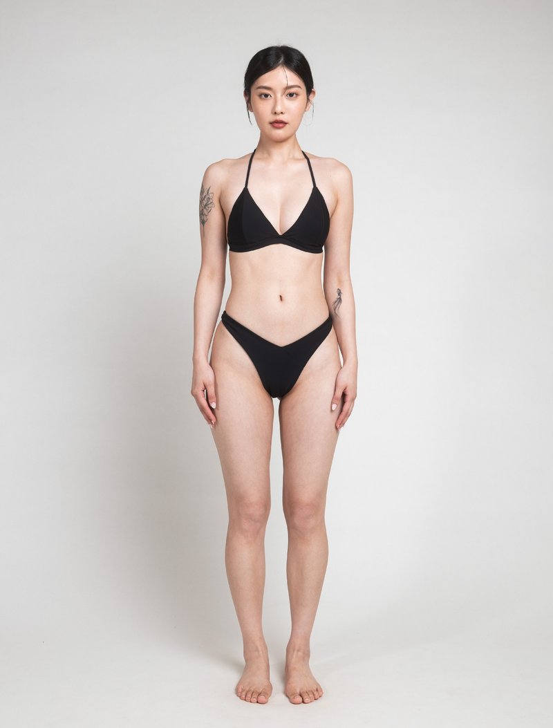 Black 經典黑 / 簡約拼接 三角補曬上衣 / Top - 女泳衣/比基尼 - 其他材質 黑色