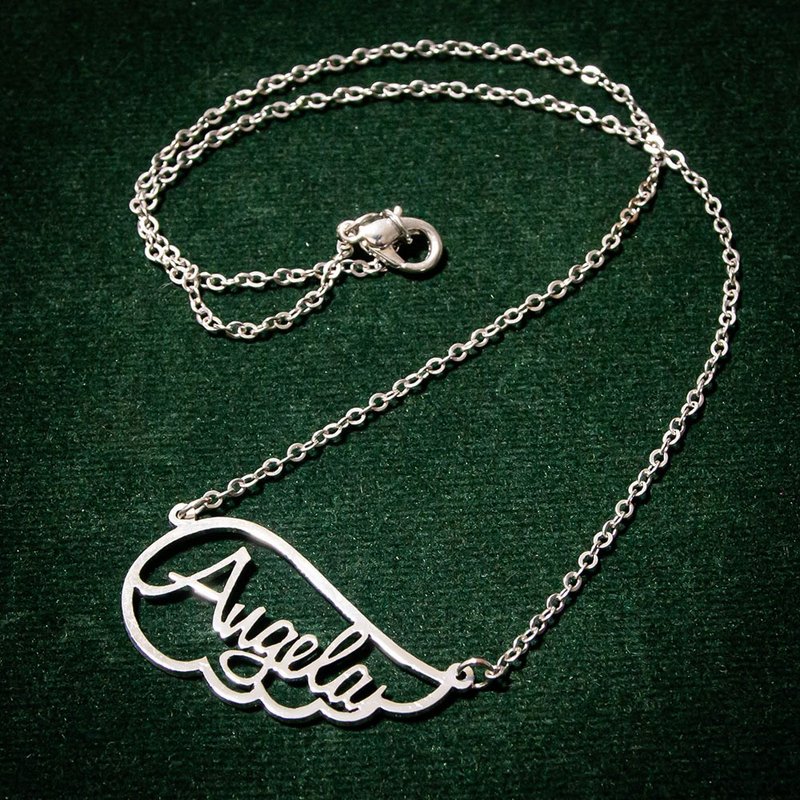 Custom name necklace in wing shape - 項鍊 - 銅/黃銅 銀色